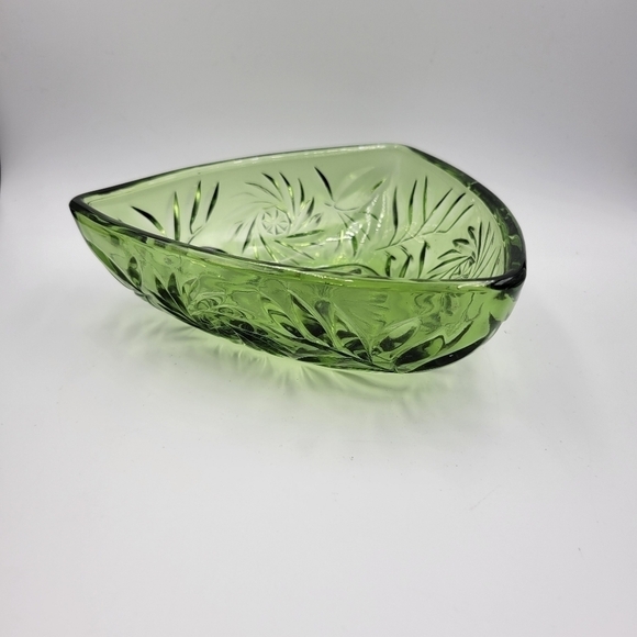Vintage Hazel Atlas Green Triangle Candy Dish - Picture 1 of 5
